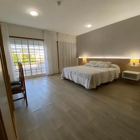 Riveiro Ii Hotel
